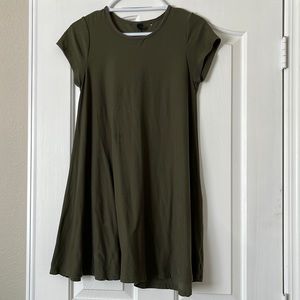Flowy Green Dress With Cap Sleeves